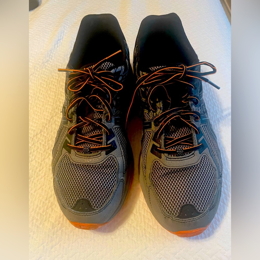 ASICS men’s athletic shoes. Size 10.5